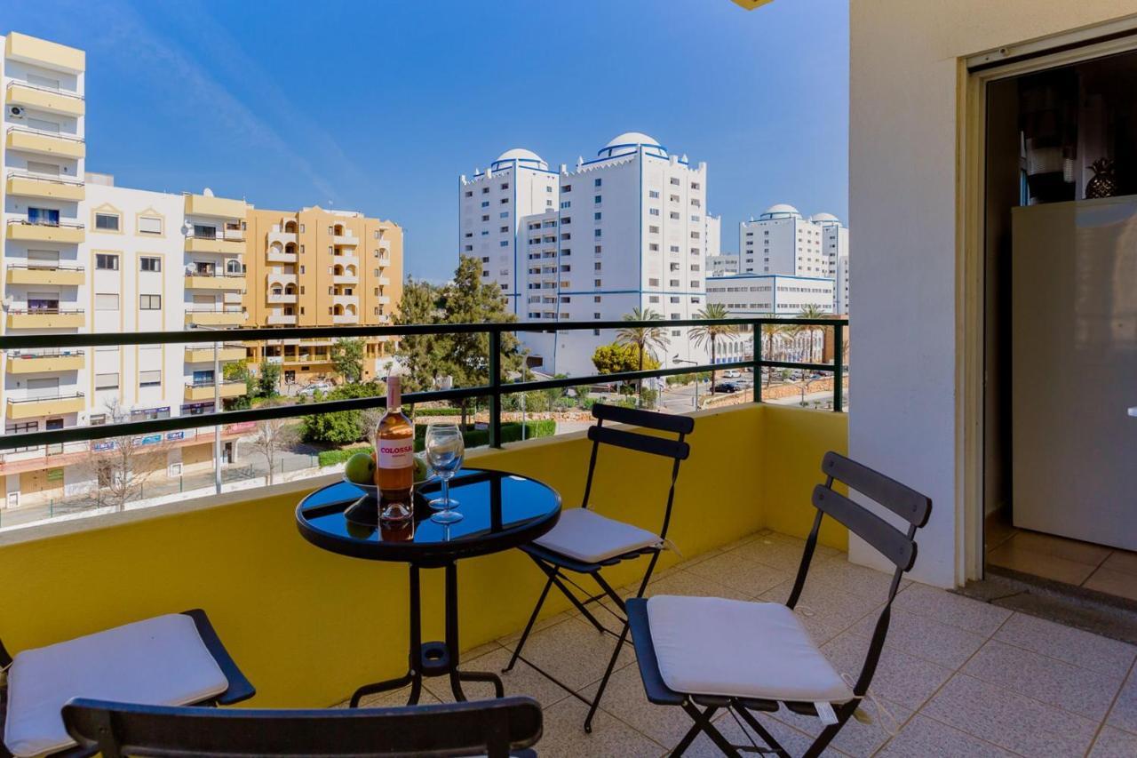 Light & Comfy Apartment W/ Pool & Balcony By Lovelystay Portimão Dış mekan fotoğraf