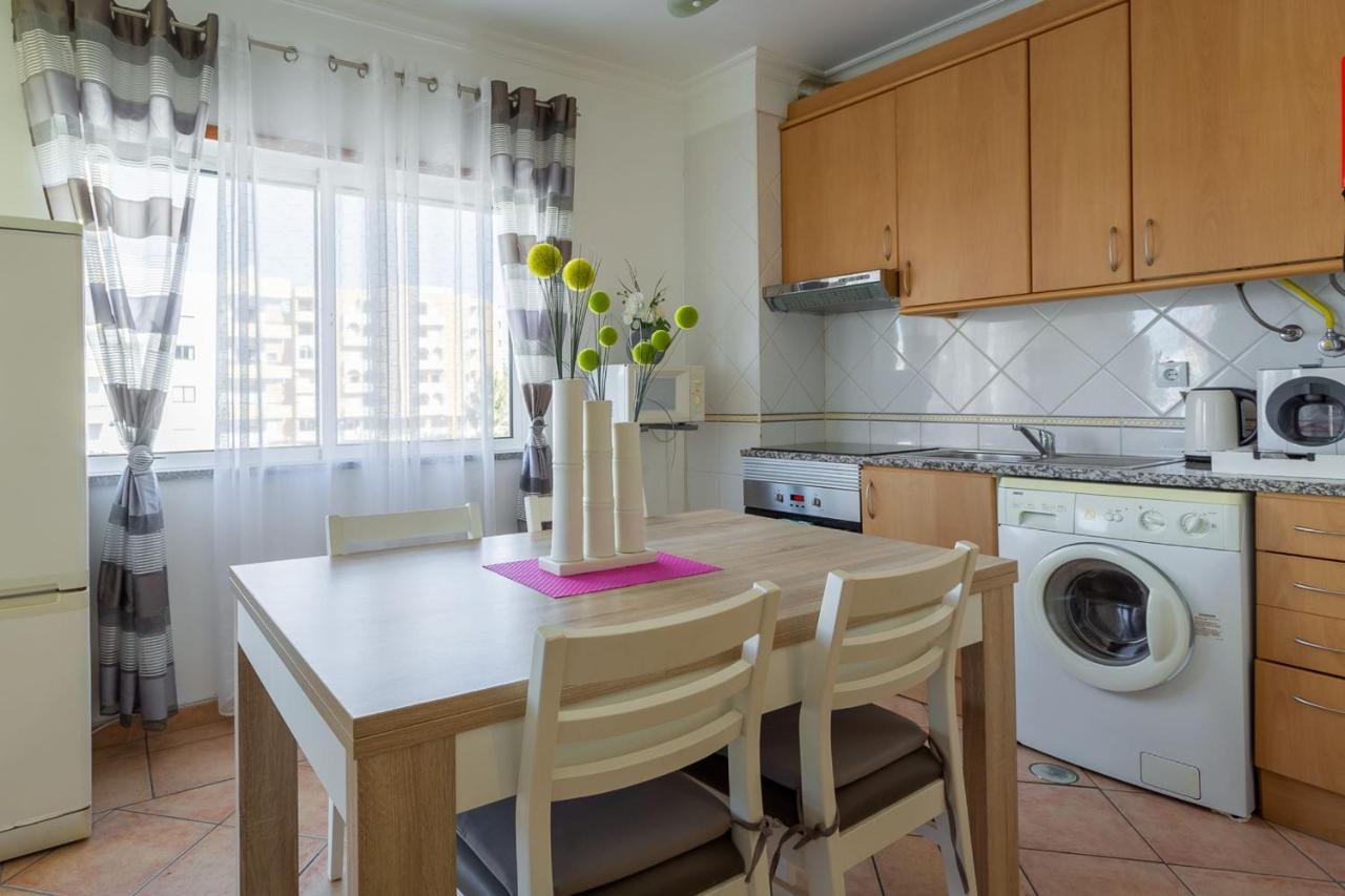 Light & Comfy Apartment W/ Pool & Balcony By Lovelystay Portimão Dış mekan fotoğraf